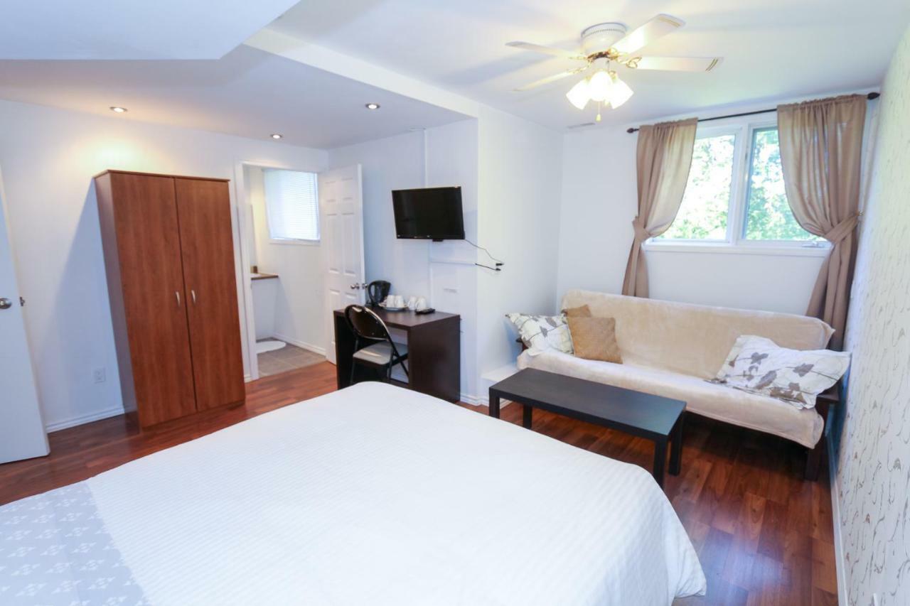 Cedar Drive Inn Crysler Luaran gambar